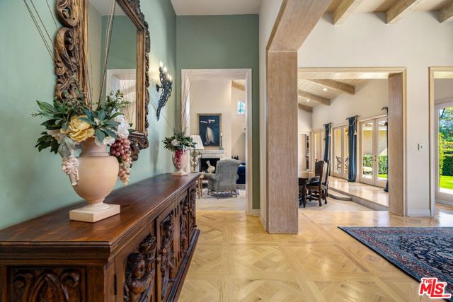 71150 N Thunderbird Terrace, Rancho Mirage CA: https://media.crmls.org/mediaz/2b784794-d4d8-46d3-8e50-5a14daf93aa2.jpg