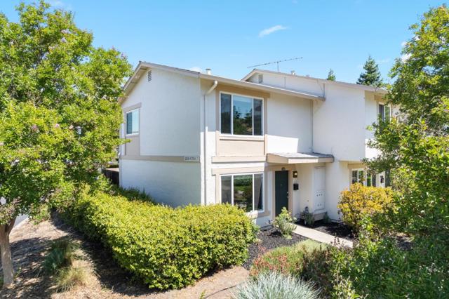 1810 Queen Victoria Way, San Jose CA: https://media.crmls.org/mediaz/2b799be4-57e7-4760-8571-413ff9a60a20.jpg