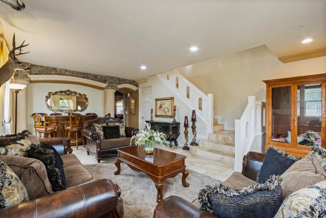 209 Sirrah Way, Greenfield CA: https://media.crmls.org/mediaz/2b7a0181-c495-46d6-9588-c5b1e738f31e.jpg