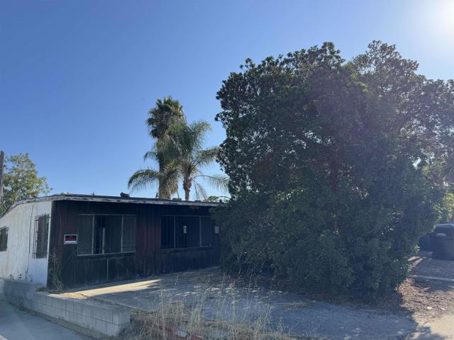 4356 Milton St, San Diego CA: https://media.crmls.org/mediaz/2b7b2c77-9ec9-4a06-b65b-7c18d7a63f86.jpg