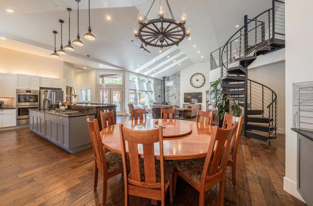 9247 Holly Hill Drive, Salinas CA: https://media.crmls.org/mediaz/2b7c2547-5a74-4d1b-9532-8f4205374ff7.jpg