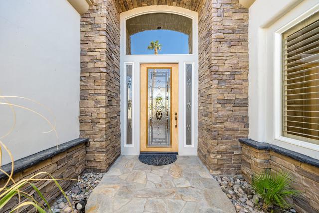 400 Tomahawk Drive, Palm Desert CA: https://media.crmls.org/mediaz/2b7c66b1-a172-4b34-9666-6185d6a69446.jpg