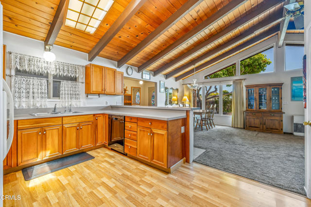 Detail Gallery Image 8 of 21 For 215 S Sanderson Way, Fort Bragg,  CA 95437 - 3 Beds | 1/1 Baths