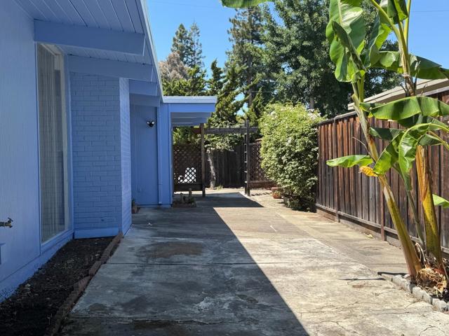 731 E Charleston Road, Palo Alto CA: https://media.crmls.org/mediaz/2b7cbdd2-203d-47fe-97db-2e21aa64d870.jpg
