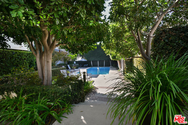 11687 Bellagio Road, Los Angeles CA: https://media.crmls.org/mediaz/2b7d3383-c43a-4eb2-9f43-f7c6ee47cc37.jpg