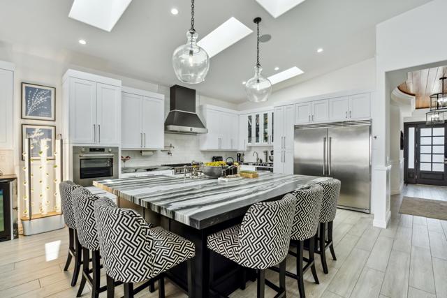 Detail Gallery Image 13 of 46 For 4230 Orchard Ave, San Diego,  CA 92107 - 4 Beds | 4/1 Baths