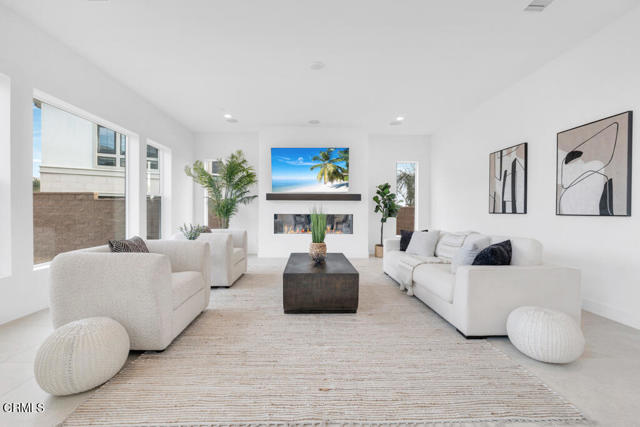 Detail Gallery Image 20 of 70 For 11944 N Red Hawk Ln, Porter Ranch,  CA 91326 - 5 Beds | 5 Baths