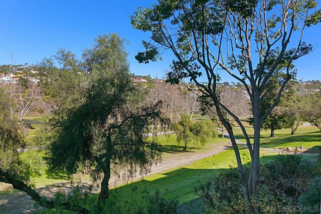 2564 Navarra Dr, Carlsbad CA: https://media.crmls.org/mediaz/2b7f021a-982f-4449-9dde-63a98a9e1413.jpg