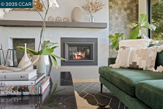 46 E Altarinda, Orinda CA: https://media.crmls.org/mediaz/2b7f5054-4ff1-4c5e-b4b4-1d57945a89d2.jpg