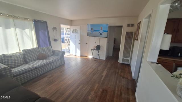 Detail Gallery Image 3 of 10 For 60 Princeton Ave, Oxnard,  CA 93036 - 2 Beds | 1 Baths