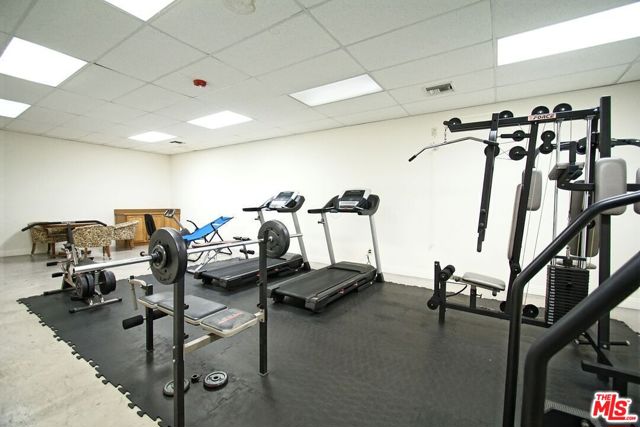 4477 Wilshire Boulevard, Los Angeles CA: https://media.crmls.org/mediaz/2b80fc47-3737-4258-8c69-6abb6bbbe1b6.jpg