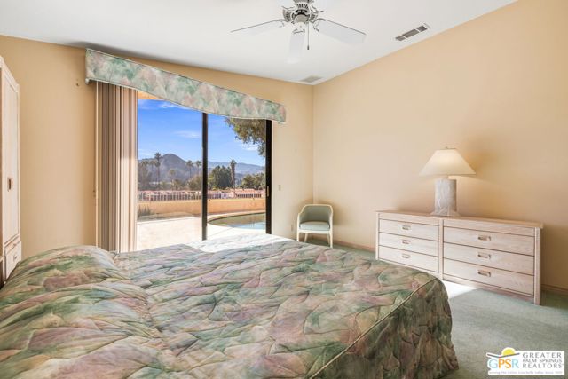 76797 California Drive, Palm Desert CA: https://media.crmls.org/mediaz/2b814e53-7845-4c6f-afbd-3165bf66de69.jpg