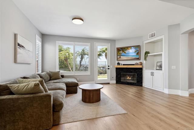 1568 Sapphire Dr, Carlsbad CA: https://media.crmls.org/mediaz/2b81637e-5ec4-417e-b62d-c77ce286494c.jpg