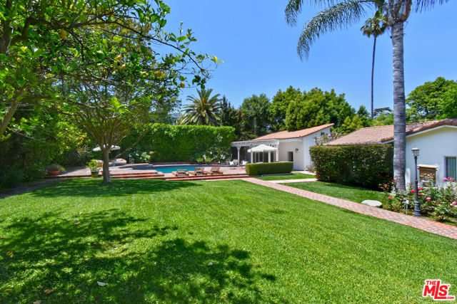 4177 KESTER Avenue, Sherman Oaks CA: https://media.crmls.org/mediaz/2b81b2b0-58b4-4fd5-a328-8d84cf781468.jpg