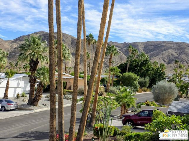 39091 Paradise Way, Cathedral City CA: https://media.crmls.org/mediaz/2b821d8d-72e1-4228-80d0-ecdf38431e86.jpg