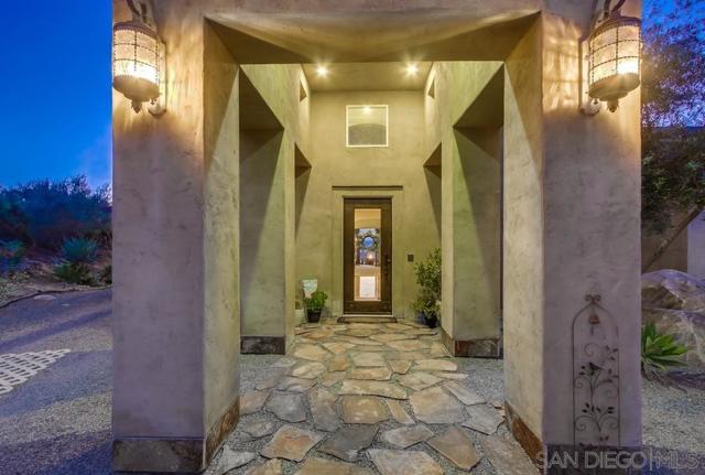 13037 Yerba Valley Way, Lakeside CA: https://media.crmls.org/mediaz/2b82566d-6a8f-4585-b890-6581c497bf30.jpg