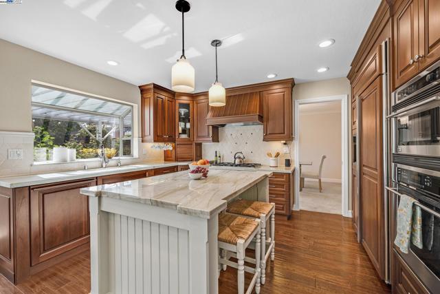 204 Franciscan Dr, Danville CA: https://media.crmls.org/mediaz/2b82c4bd-ad15-4fbf-af95-41878fafee11.jpg