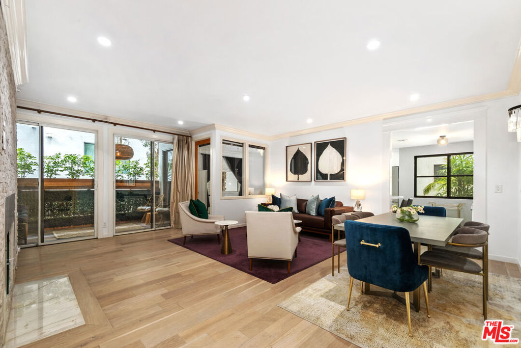 621 S Barrington Avenue #109