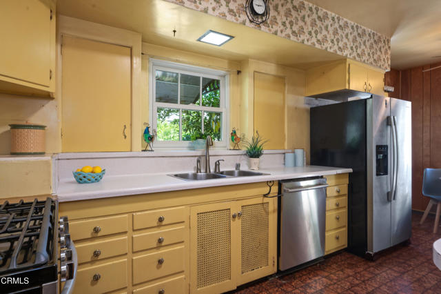 Detail Gallery Image 11 of 52 For 2232 Brigden Rd, Pasadena,  CA 91104 - 2 Beds | 2 Baths