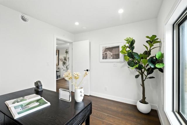 651 41st Avenue, San Francisco CA: https://media.crmls.org/mediaz/2b8318c4-377d-479b-93c8-16684e1ba598.jpg