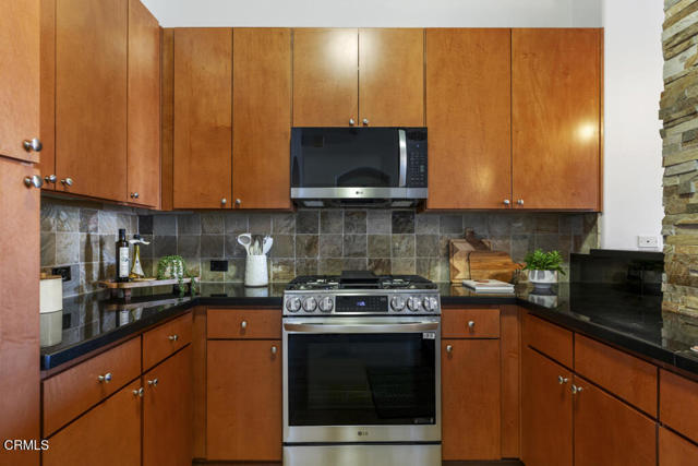 Detail Gallery Image 14 of 49 For 840 E Green St #217,  Pasadena,  CA 91101 - 2 Beds | 2 Baths