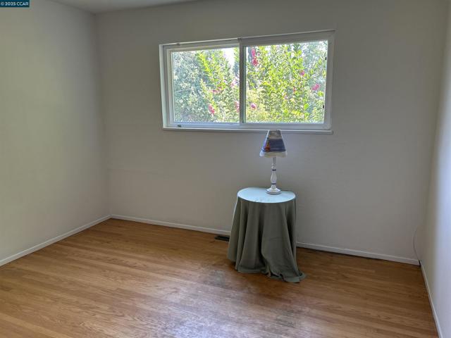 826 Veale, Martinez CA: https://media.crmls.org/mediaz/2b84b0ae-c853-438d-a5be-77c391d50e86.jpg