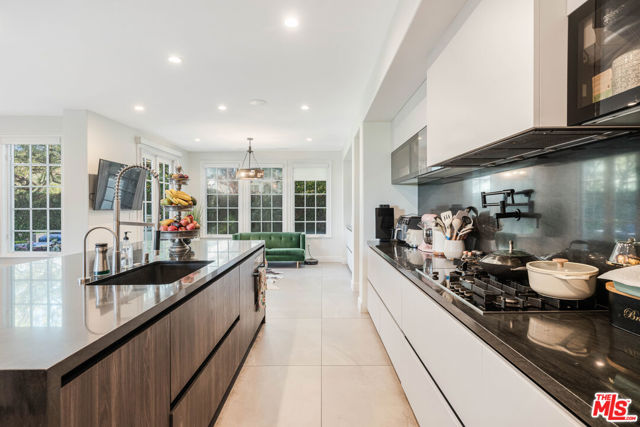 6 Bed Home for Sale in Calabasas, California