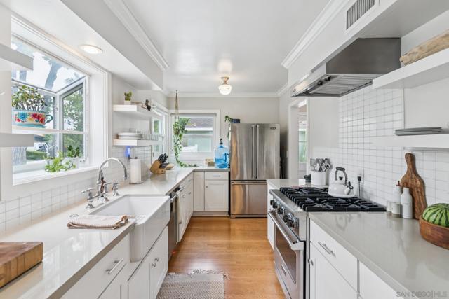 701 Catalina Ave, Santa Ana CA: https://media.crmls.org/mediaz/2b84f45f-c125-4d78-b4b4-635acb24a60d.jpg