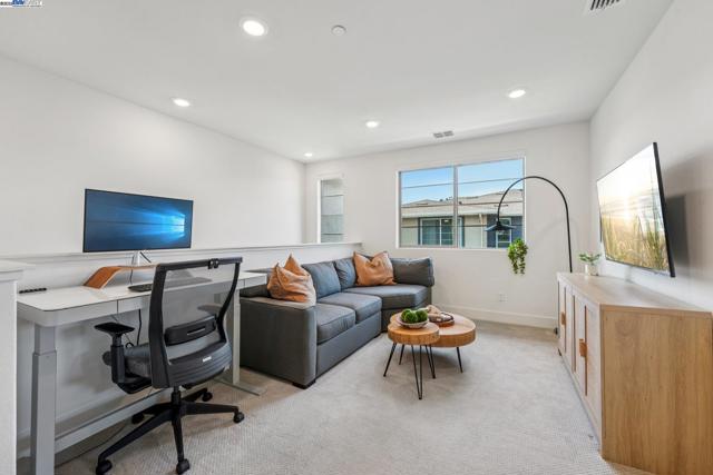 5860 Midnight Place, Dublin CA: https://media.crmls.org/mediaz/2b8557bf-621c-4fc1-9b83-7c7dadeab903.jpg