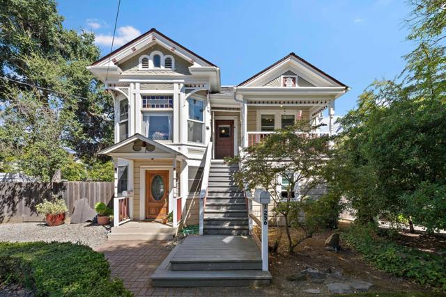256 Los Gatos Boulevard, Los Gatos CA: https://media.crmls.org/mediaz/2b856876-2e2a-468c-8839-04a5c2cfd659.jpg