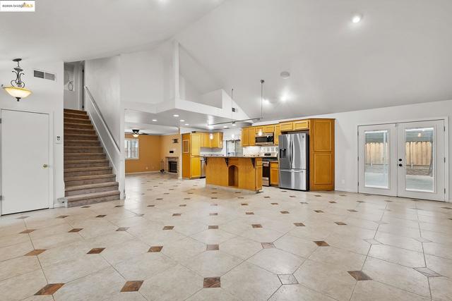 5130 Kegan Ln, Oakley CA: https://media.crmls.org/mediaz/2b8572de-611c-40ea-a194-ce223eefa576.jpg