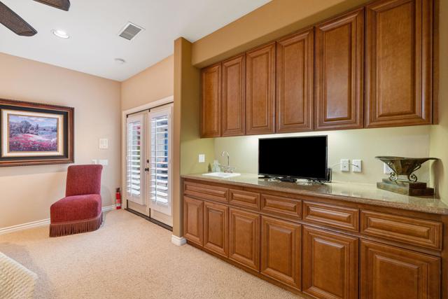 56708 Palms Drive, La Quinta CA: https://media.crmls.org/mediaz/2b8583b1-1390-4079-95c0-94c771cd13ed.jpg