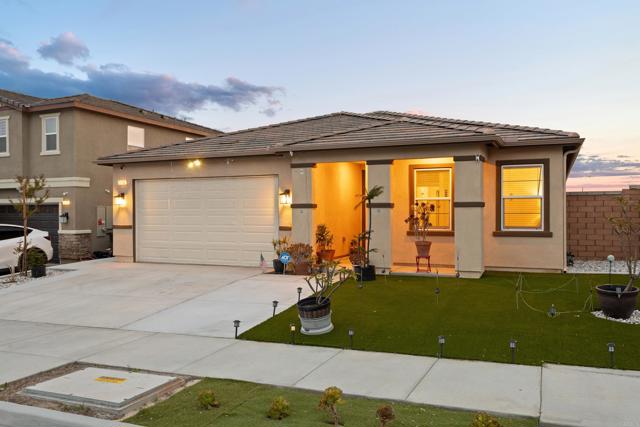 25709 Buckeye Meadow Lane, Homeland CA: https://media.crmls.org/mediaz/2b869da5-2a0e-4845-8620-1ed714dd290b.jpg