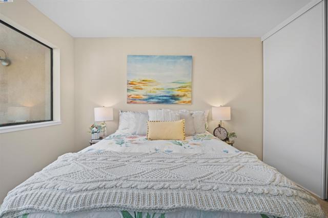 39219 Guardino Dr, Fremont CA: https://media.crmls.org/mediaz/2b87094a-aab1-4c6b-b12b-3c8a64c1139b.jpg