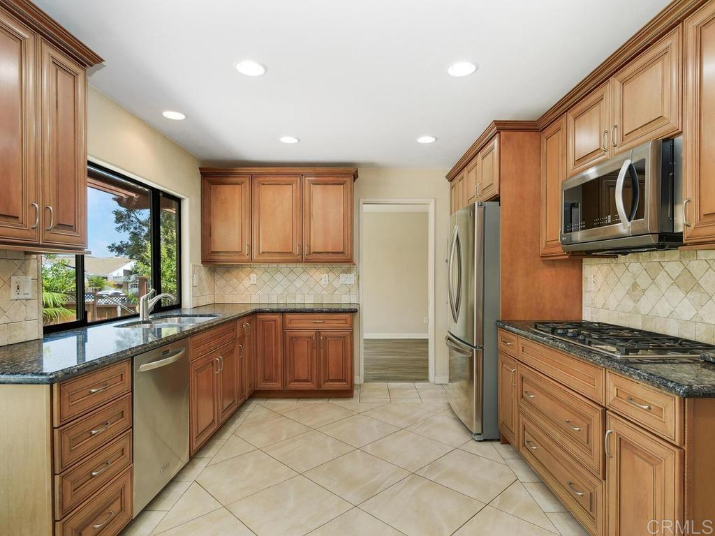 4798 Hillside Drive - photo 10