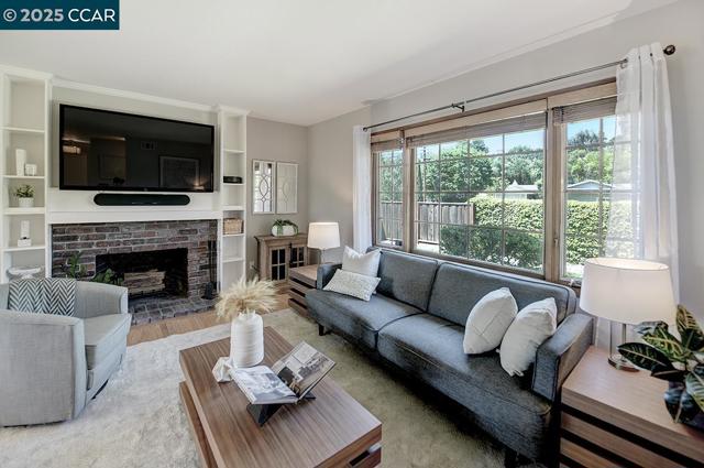 387 ODIN PLACE, Pleasant Hill CA: https://media.crmls.org/mediaz/2b880221-4a10-4bcc-bcdd-0fbdf420fe8e.jpg