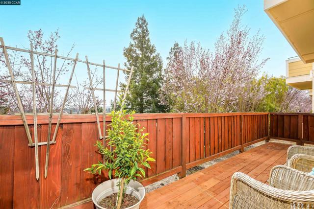 314 Skyline Dr, San Ramon CA: https://media.crmls.org/mediaz/2b88ac7a-632c-4313-a6ee-62b50099d66c.jpg