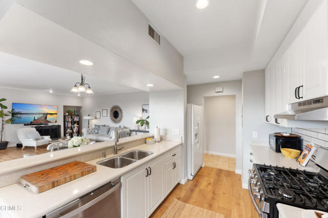 Detail Gallery Image 9 of 29 For 121 S Wilson Ave #102,  Pasadena,  CA 91106 - 2 Beds | 2 Baths