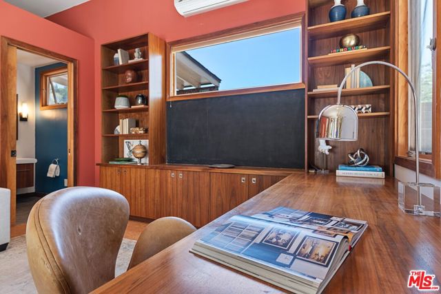 2116 Princeton Avenue, Los Angeles CA: https://media.crmls.org/mediaz/2b88e61a-71be-43ae-a812-e0c2bbced265.jpg