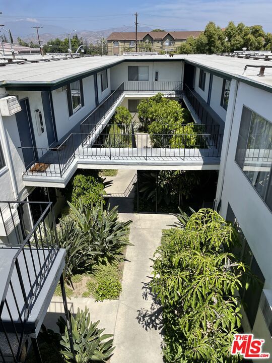 7755 Laurel Canyon Boulevard photo 2