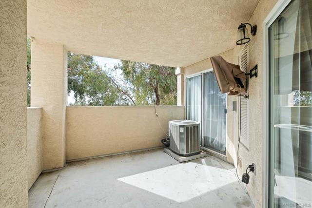 11325 Affinity Ct, San Diego CA: https://media.crmls.org/mediaz/2b89504f-3f1b-4d65-8f22-55a82a7db9cb.jpg