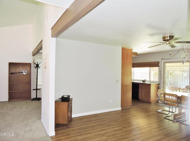 2209 Aspenpark Court, Thousand Oaks CA: https://media.crmls.org/mediaz/2b89a0ae-34e4-4718-b644-b0da318b3d80.jpg