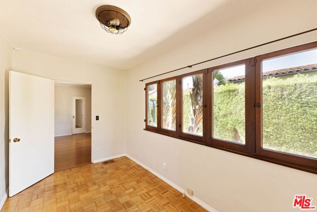 112 N Valley Street, Burbank CA: https://media.crmls.org/mediaz/2b89cef5-05b1-4f60-9c91-633f7b6da2fb.jpg