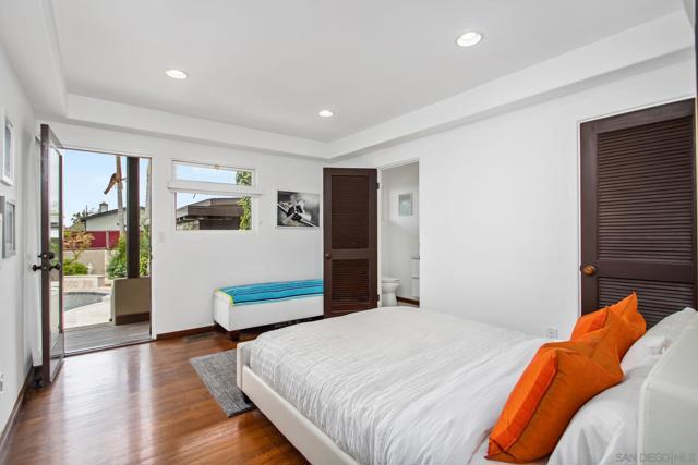 1728 W Lewis St, San Diego CA: https://media.crmls.org/mediaz/2b89f013-6cb3-4f8e-9ab5-0ee8f0e09144.jpg