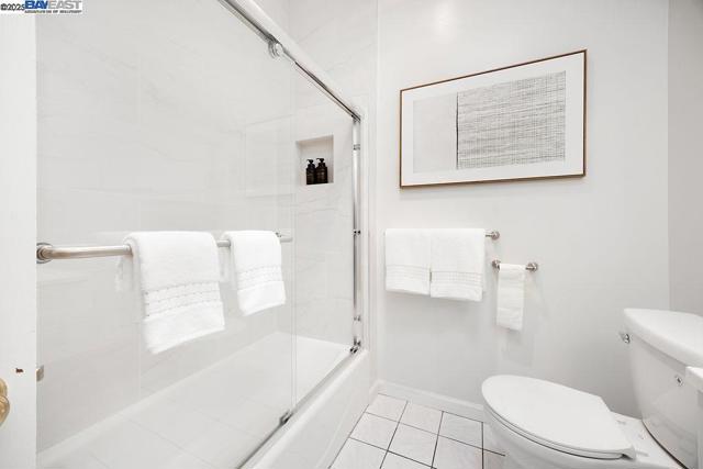 300 Somerset St, San Francisco CA: https://media.crmls.org/mediaz/2b8a4254-246f-4ca0-bf32-1908006b2daa.jpg