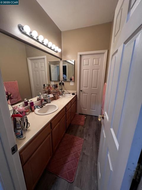 4045 Galenez Way, Antioch CA: https://media.crmls.org/mediaz/2b8a6408-8e5f-495b-b85a-95a34110f284.jpg