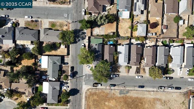 301 Grangnelli Ave, Antioch CA: https://media.crmls.org/mediaz/2b8b5d1f-7905-4e43-bda8-f27a1fee453a.jpg