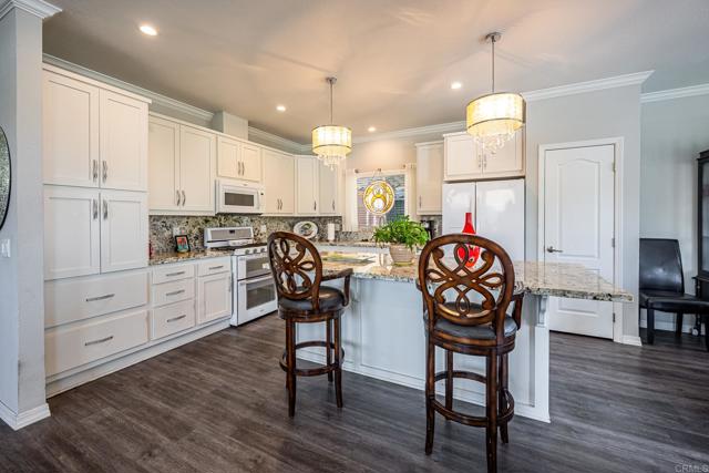 4650 Dulin Road, Fallbrook CA: https://media.crmls.org/mediaz/2b8c2416-3246-4f91-a080-b6c292aebf63.jpg