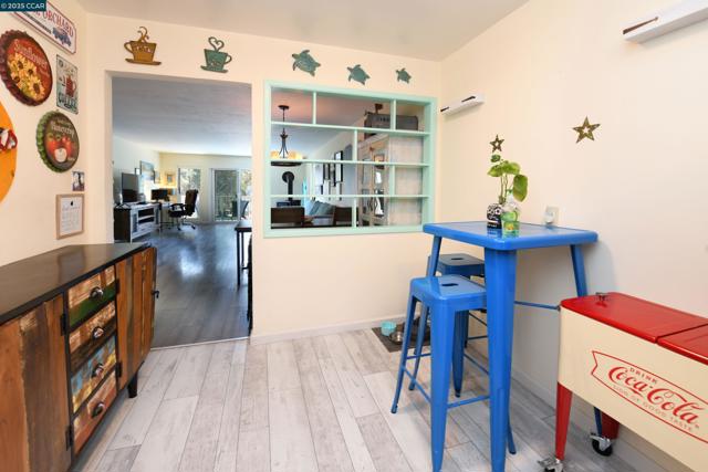 1984 Ascot Dr, Moraga CA: https://media.crmls.org/mediaz/2b8d0882-6261-4887-a9f0-1bdc944b1a75.jpg