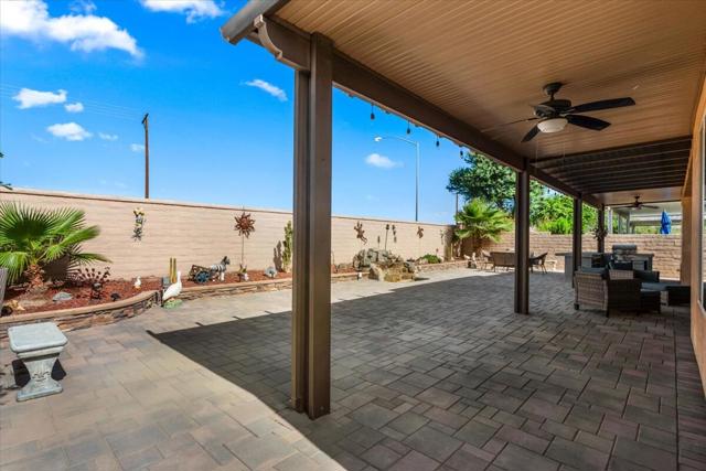 39313 Camino Las Hoyes, Indio CA: https://media.crmls.org/mediaz/2b8d518b-6661-463f-a9a6-4ffa6a318755.jpg